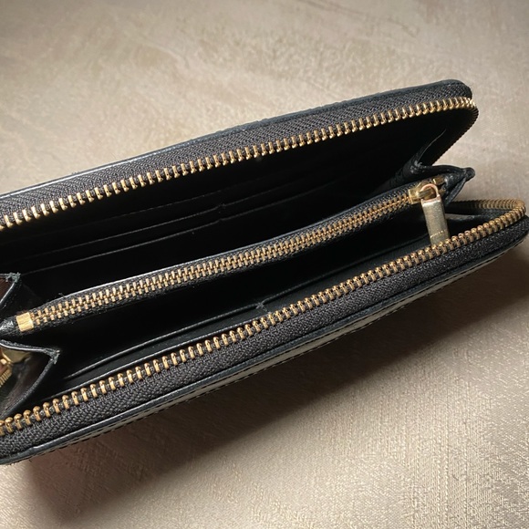 TORY BURCH 🤍Women's Blue Robinson Basket Weave Ziparound Wallet - Picture 4 of 7